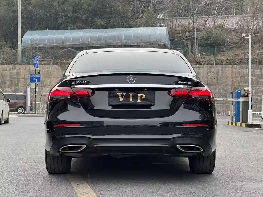 MERCEDES-BENZ E CLASS