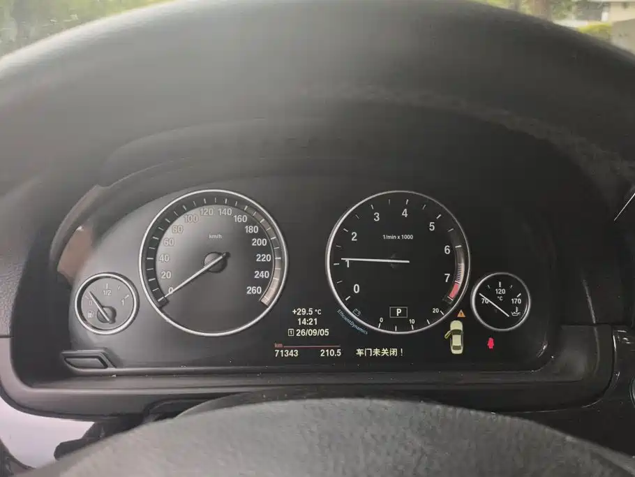 BMW 5 Series (Import) — миниатюра 14