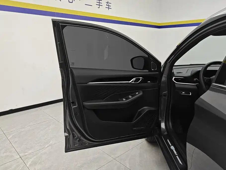Geely Binyue — миниатюра 7
