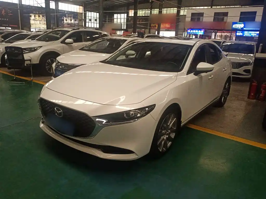 Mazda 3 Axela 2024