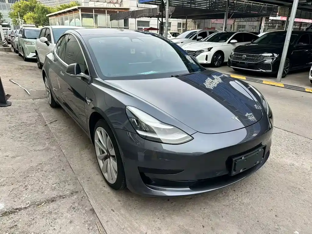 Tesla Model 3 — миниатюра 3