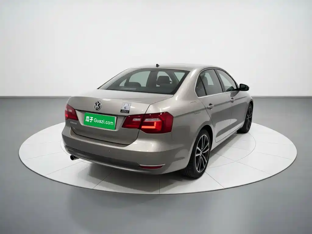 Volkswagen Jetta — миниатюра 6