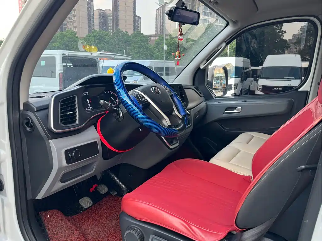MAXUS V80 — миниатюра 7