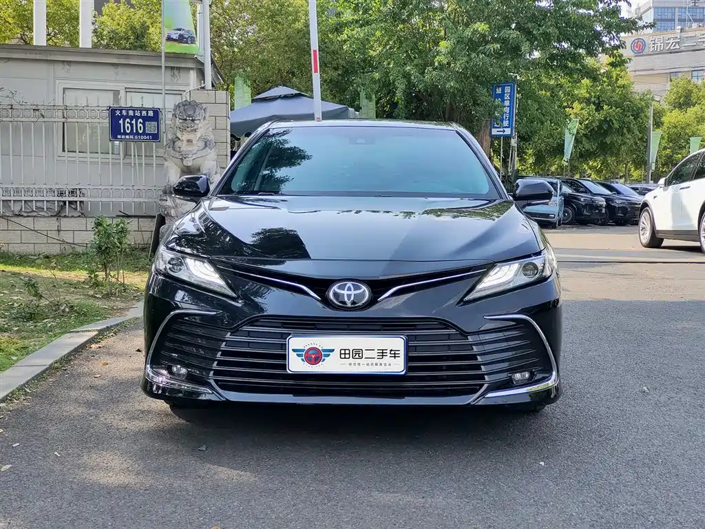 Toyota Camry 2021 2.0G Luxury