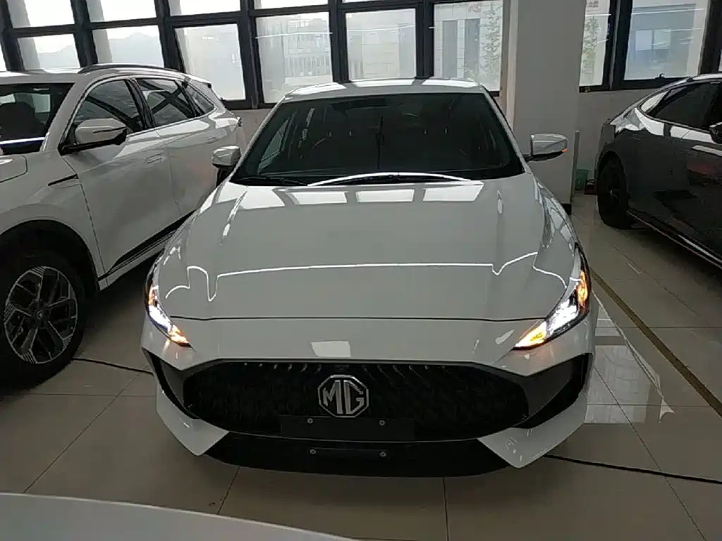 MG 5 2023 180DVVT CVT Luxury