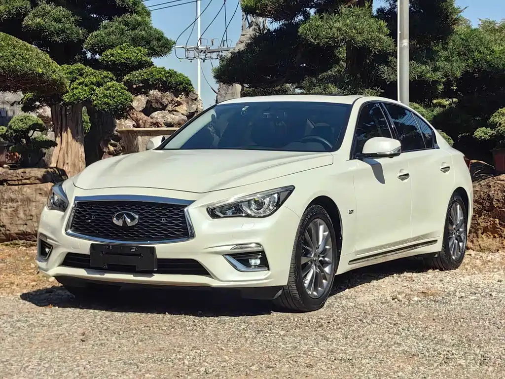 INFINITI Q50L