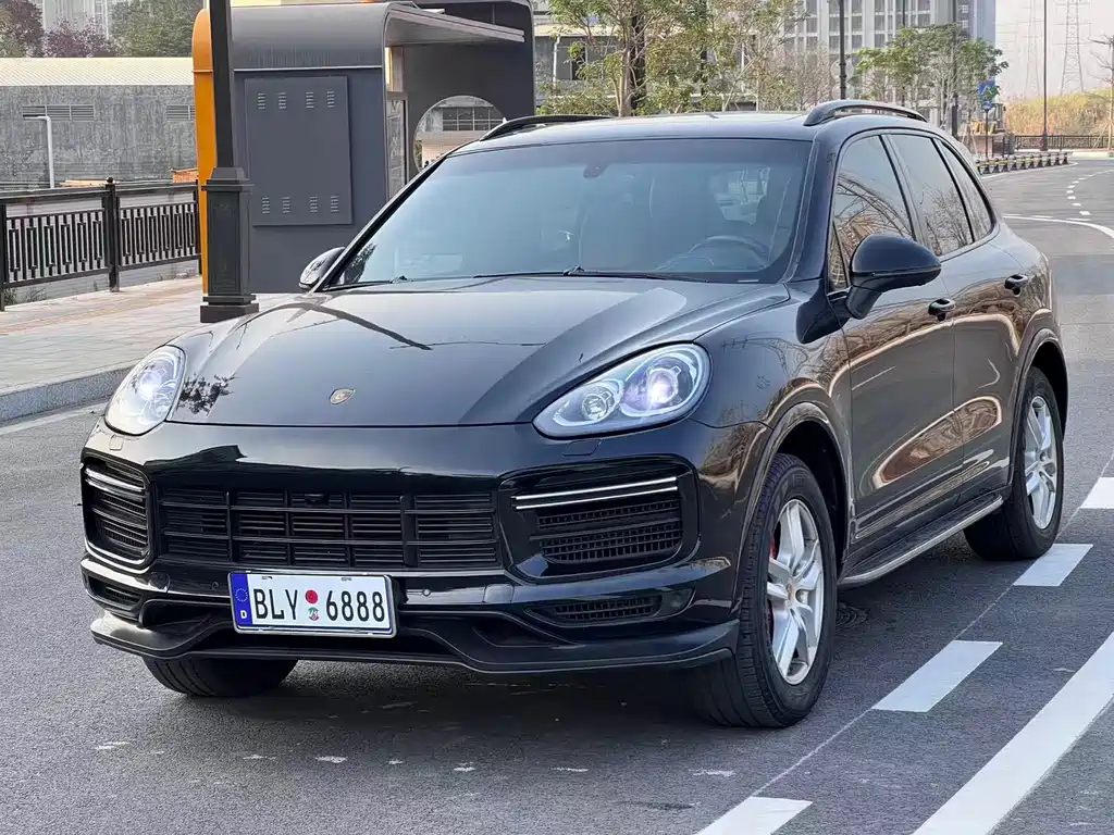 PORSCHE CAYENNE