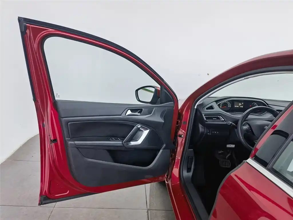 Peugeot 308 2016 230THP AT Luxury