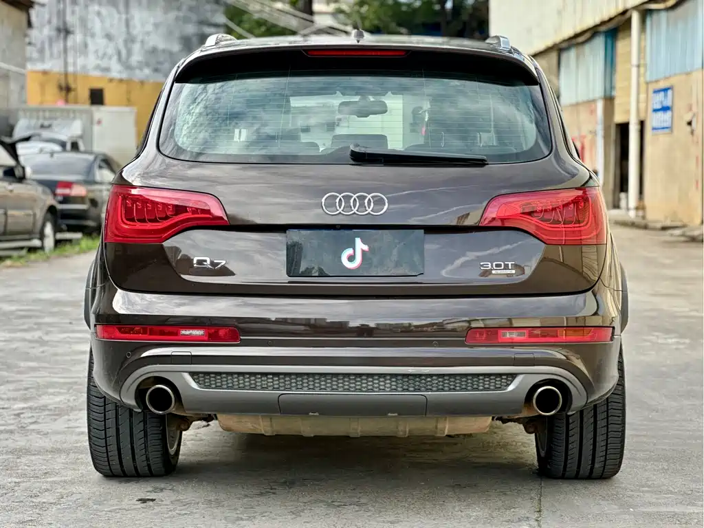 Audi Q7 2011 3.0 TFSI (200kW
