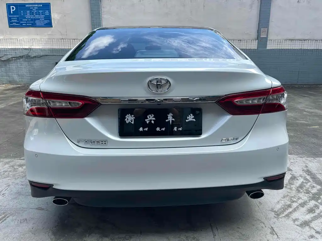 TOYOTA CAMRY
