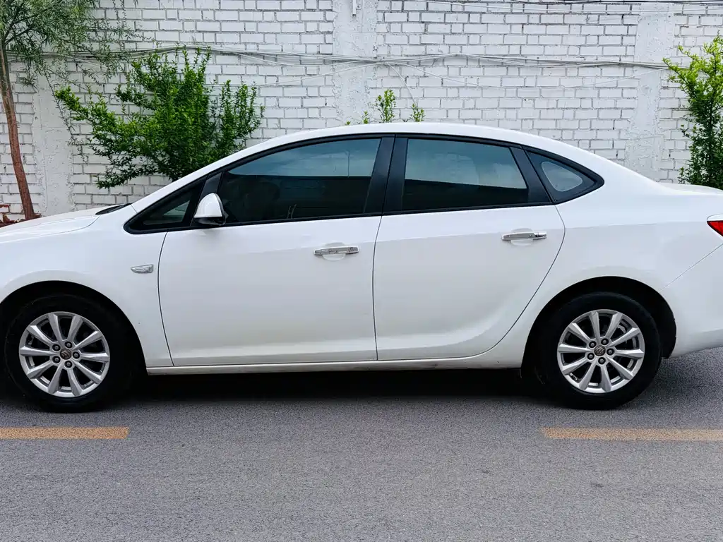 Buick Excelle GT GT 1.6L Manual Progressive Edition, фото 3