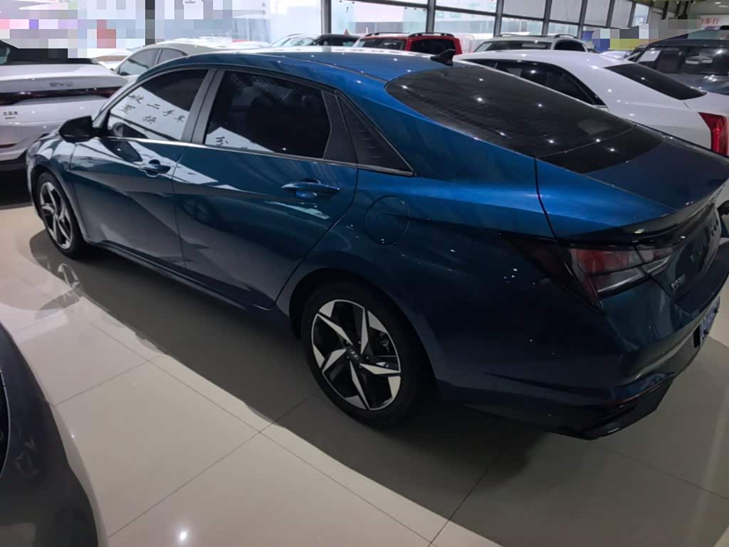 Hyundai Elantra 1.5 л 2021 г. Голубой, пробег 46900 км