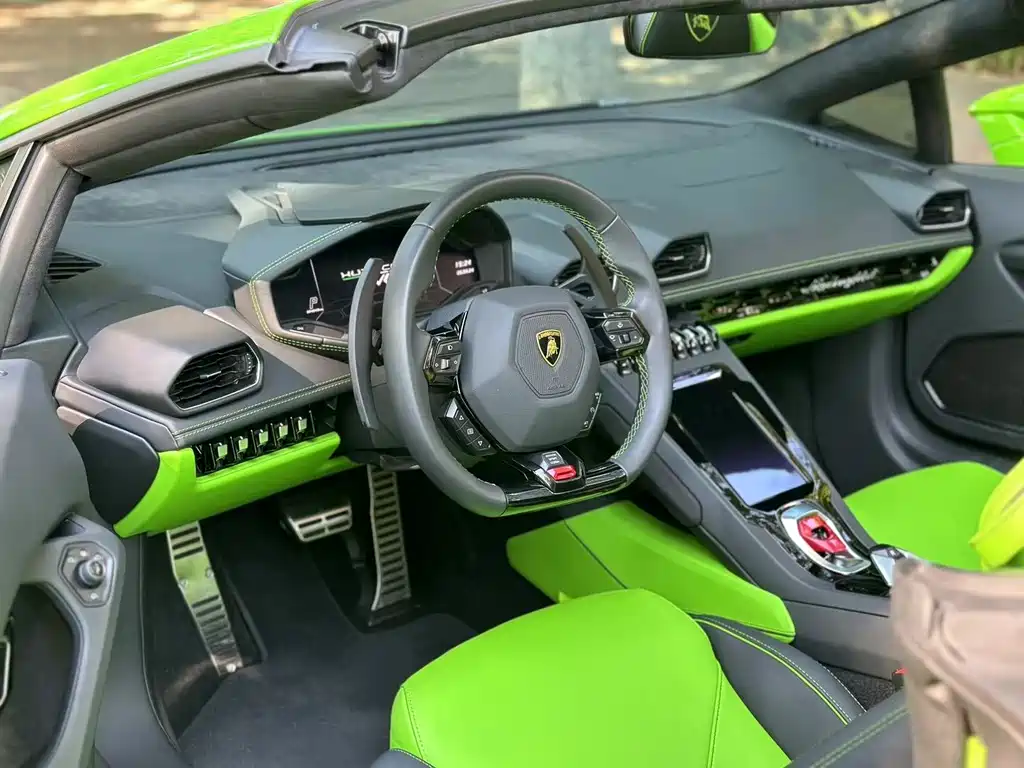 LAMBORGHINI HURACÁN