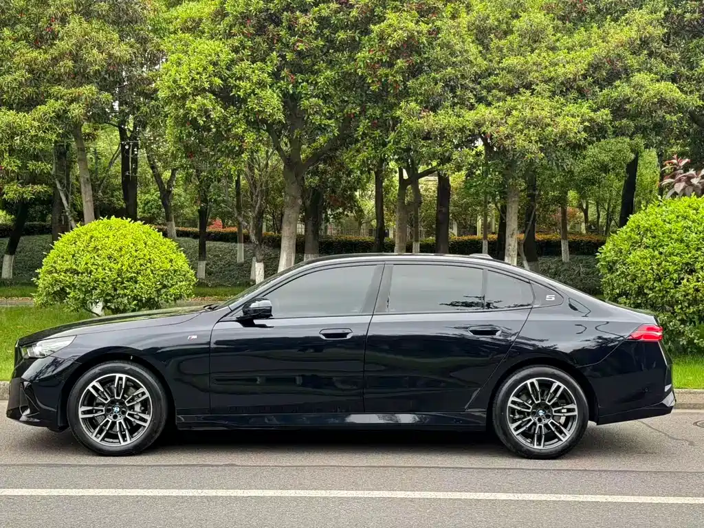BMW 5 Series 5 2025 530Li Lead M Sport