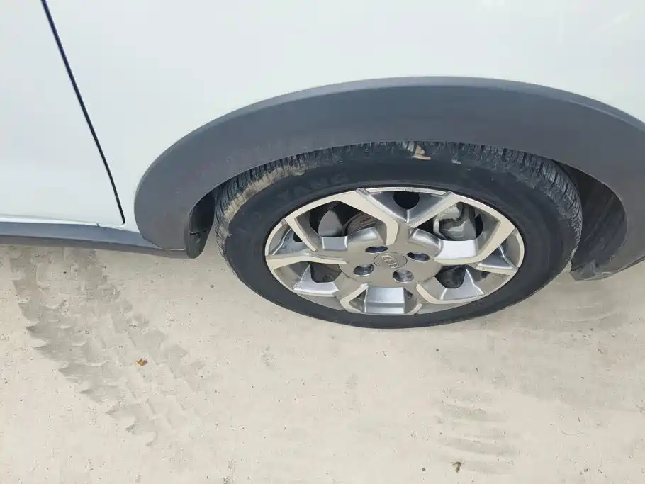 Geely Vision X1 — миниатюра 6