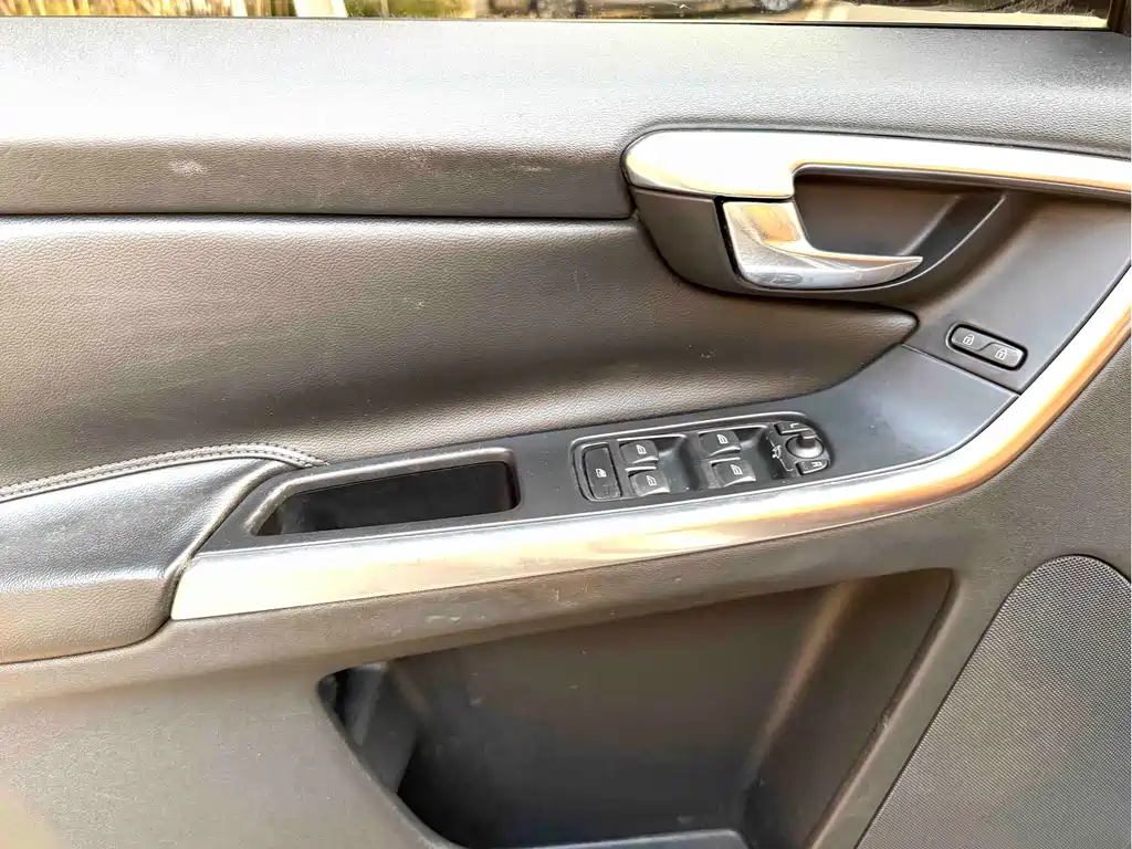 Volvo XC60 (Import) — миниатюра 9