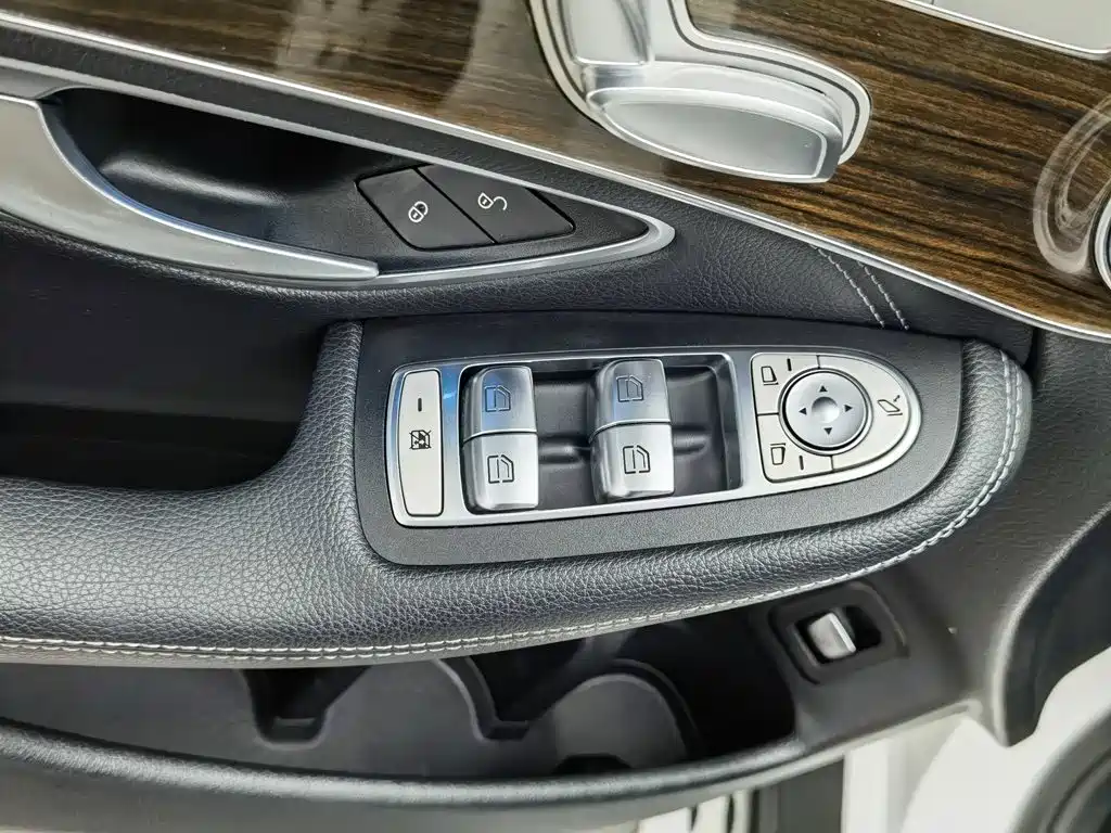 Mercedes-Benz GLC — миниатюра 9