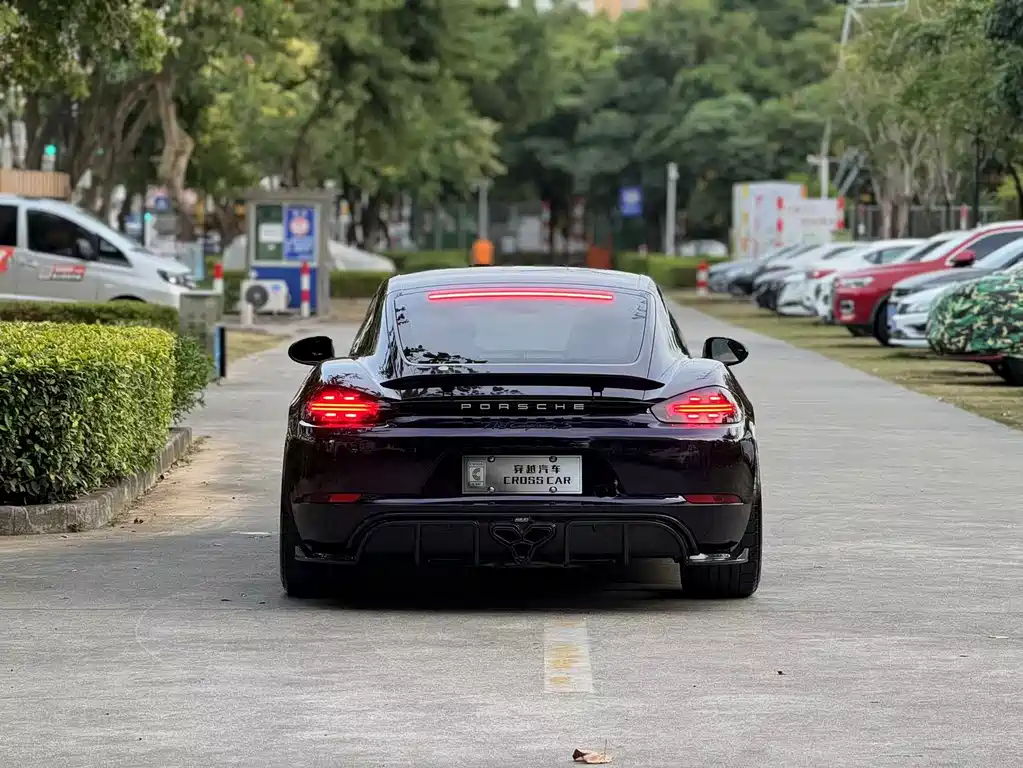 PORSCHE 718