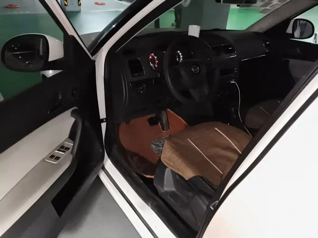 Skoda Yeti — миниатюра 14