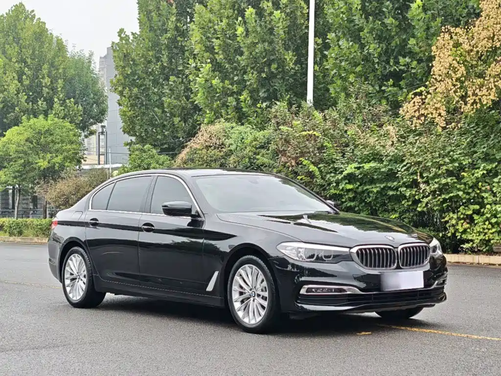 BMW 5 Series — миниатюра 7