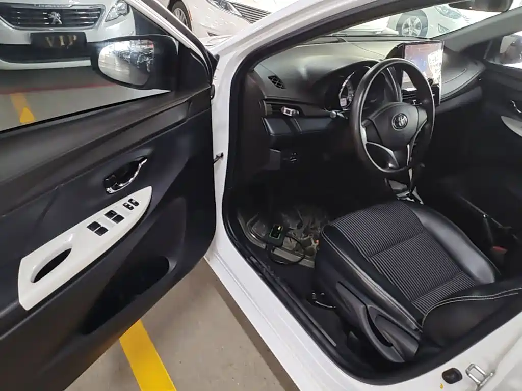 Toyota Yaris L — миниатюра 16