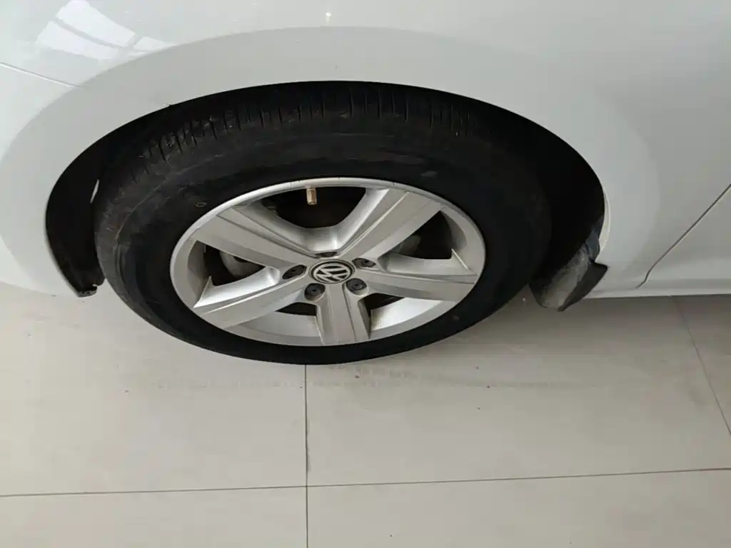 Volkswagen Golf — миниатюра 23