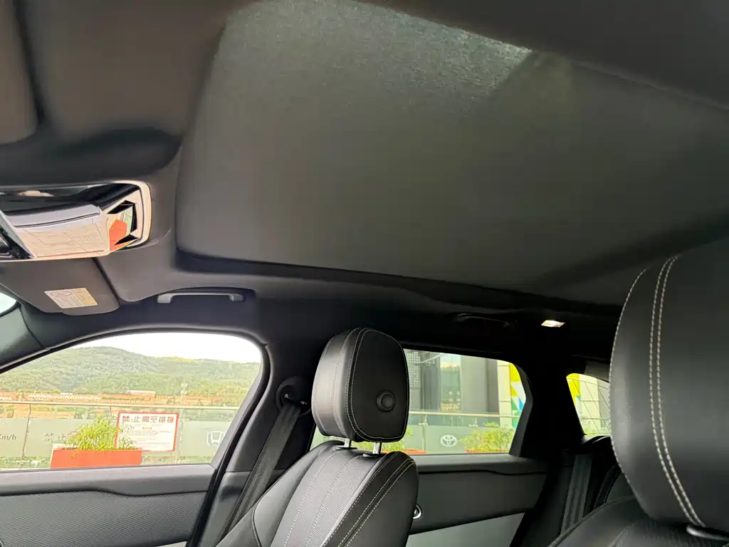 Land Rover Velar — миниатюра 30