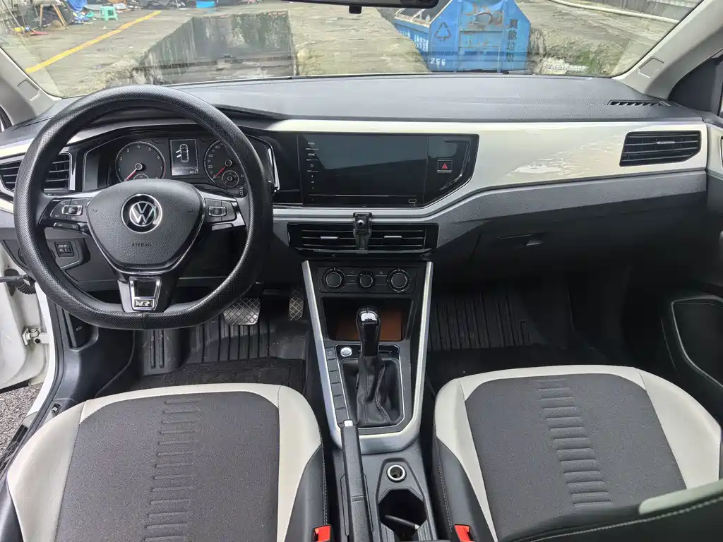Volkswagen Polo — миниатюра 12