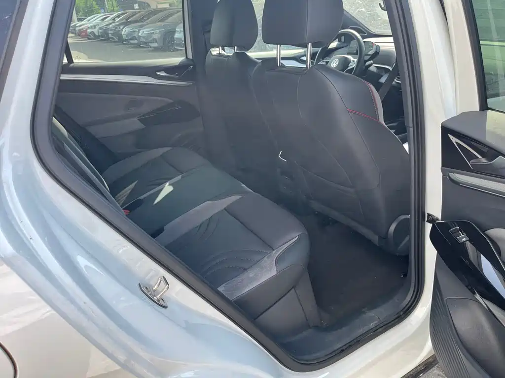 VOLKSWAGEN ID.4 CROZZ