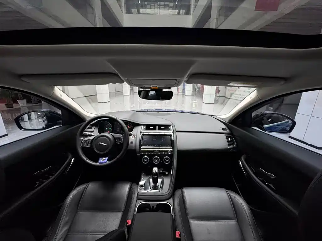 Jaguar E-PACE — миниатюра 15