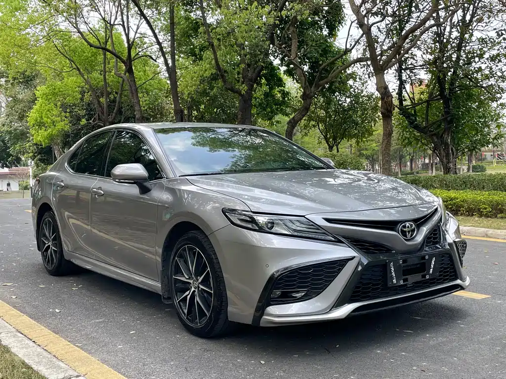 TOYOTA CAMRY