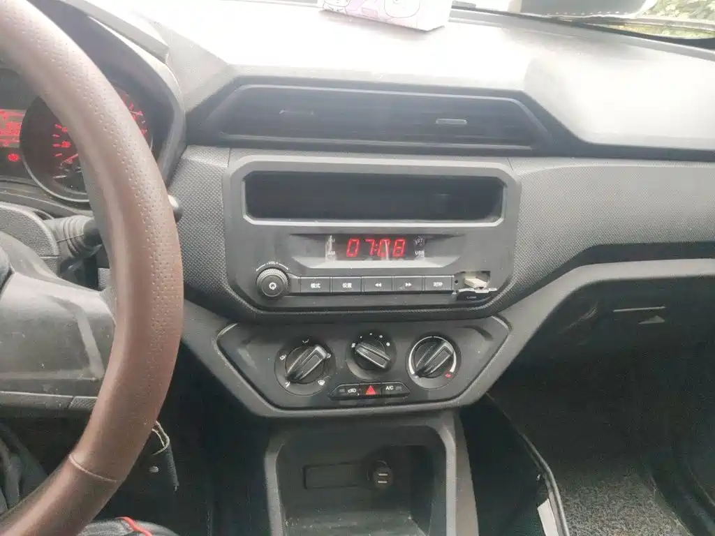 Wuling Hongguang — миниатюра 9