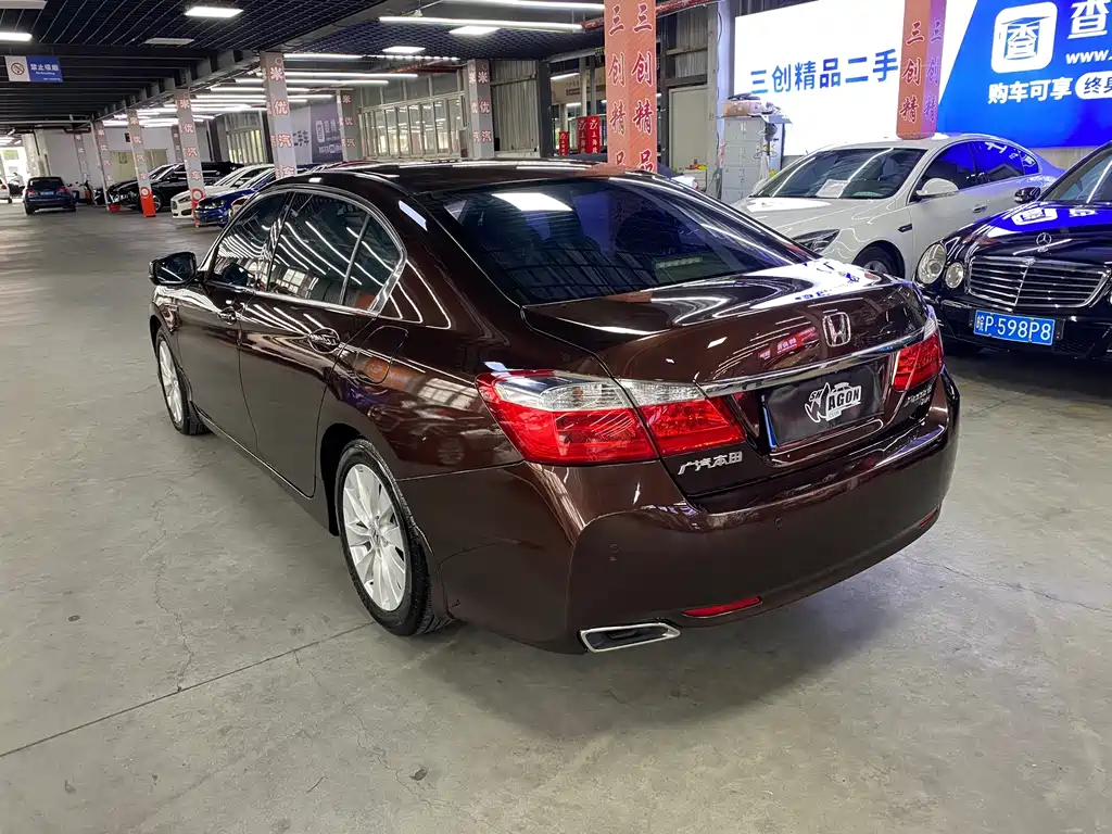 Honda Accord — миниатюра 7