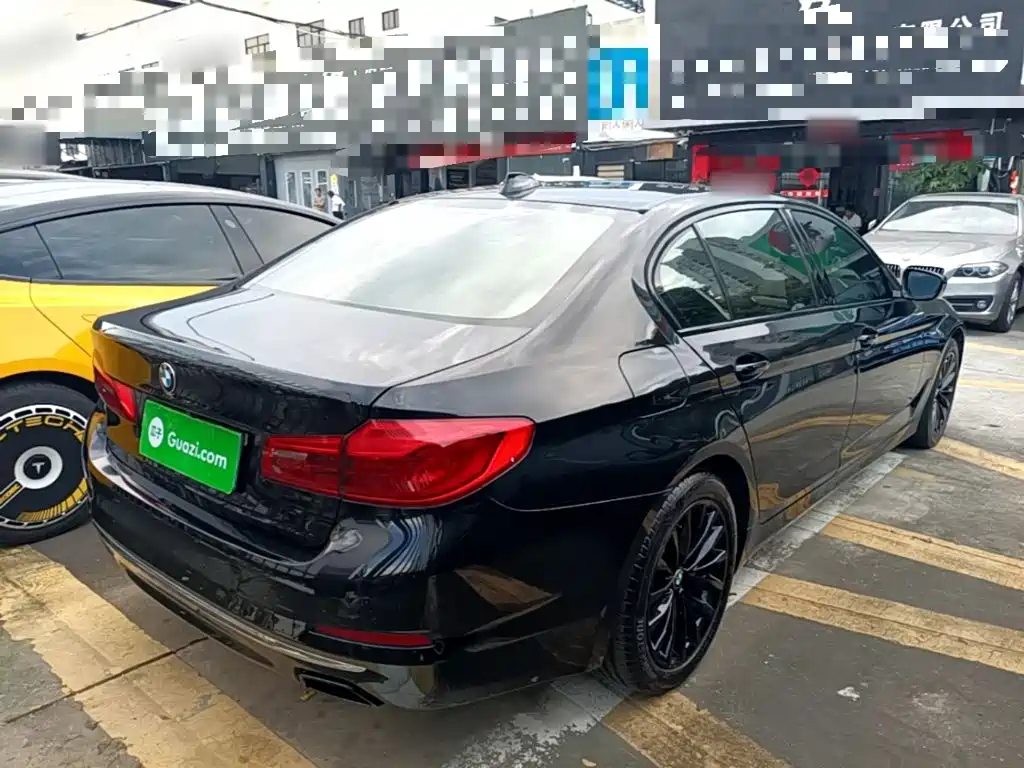 BMW 5 Series — миниатюра 5