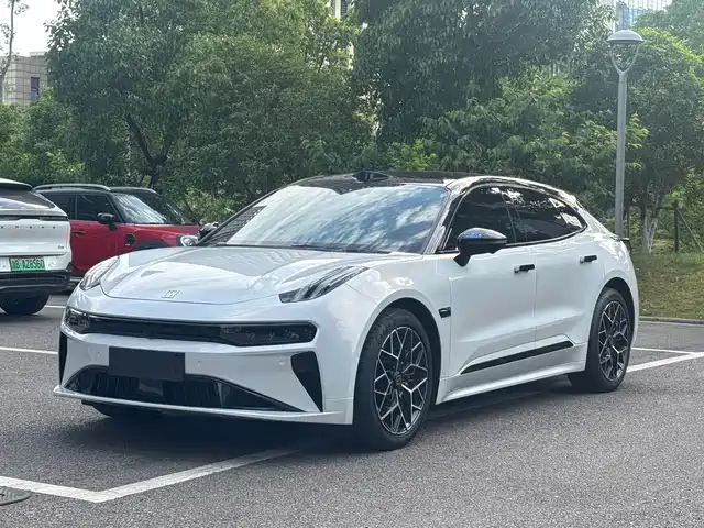 2025 Zeekr 001
