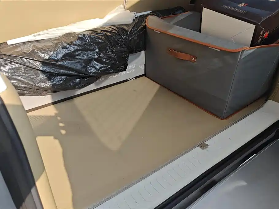 TANK CO CREATION TANK 300