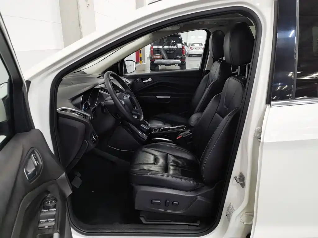 Ford Kuga — миниатюра 10
