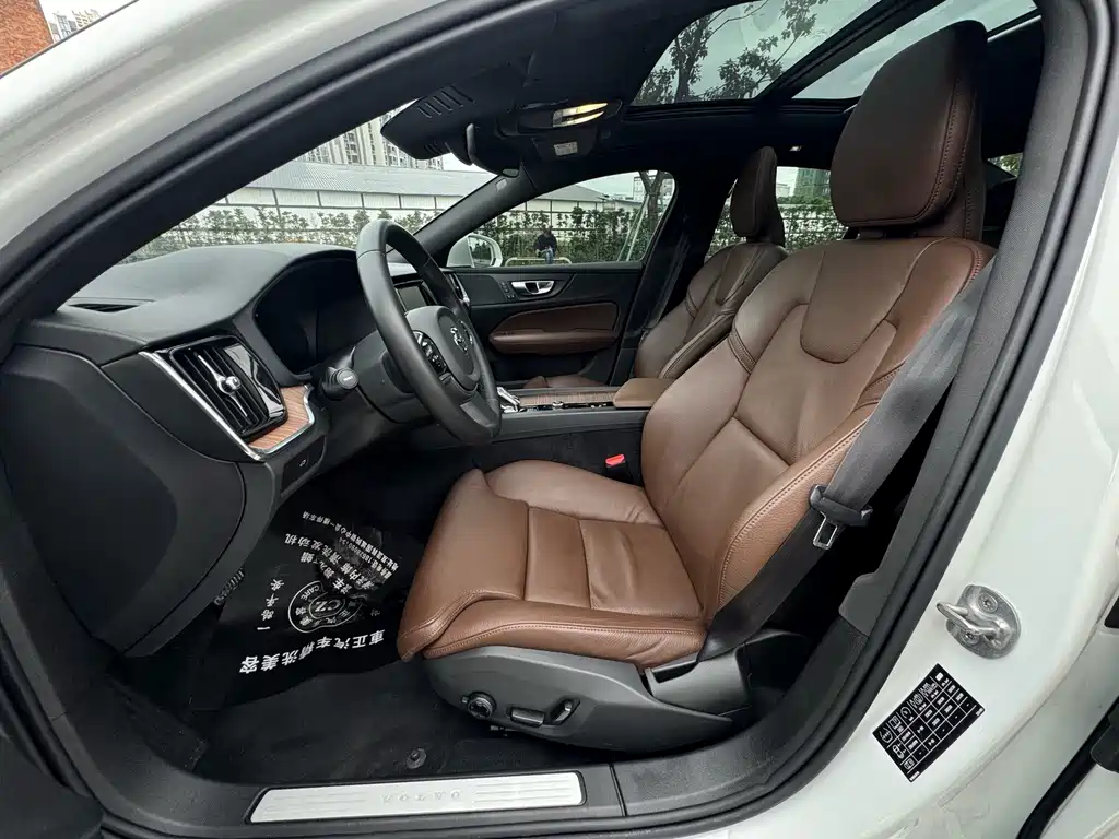 Volvo S60 — миниатюра 5