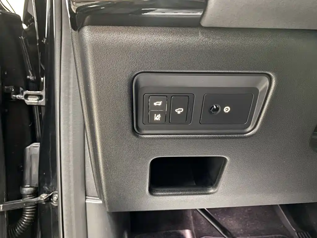 Land Rover Discovery 2017 3.0 SC V6 S