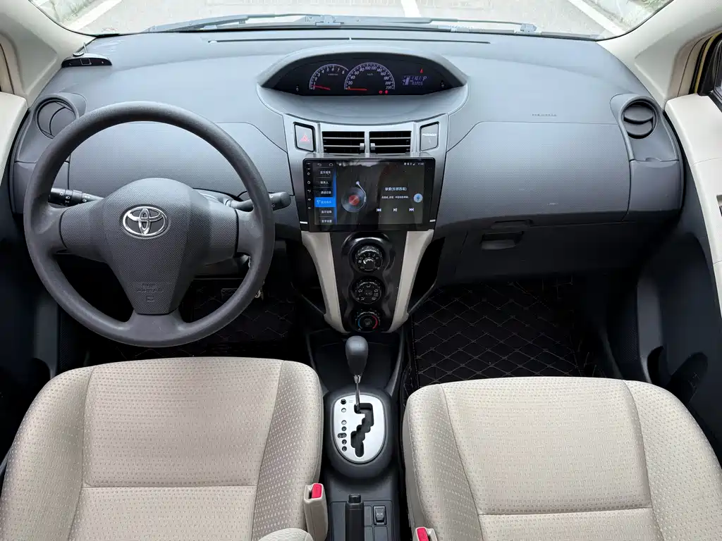 Toyota Yaris — миниатюра 7