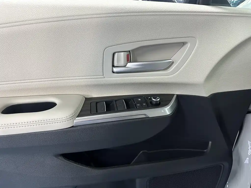 Toyota Sienna 2024 2.5L Luxury