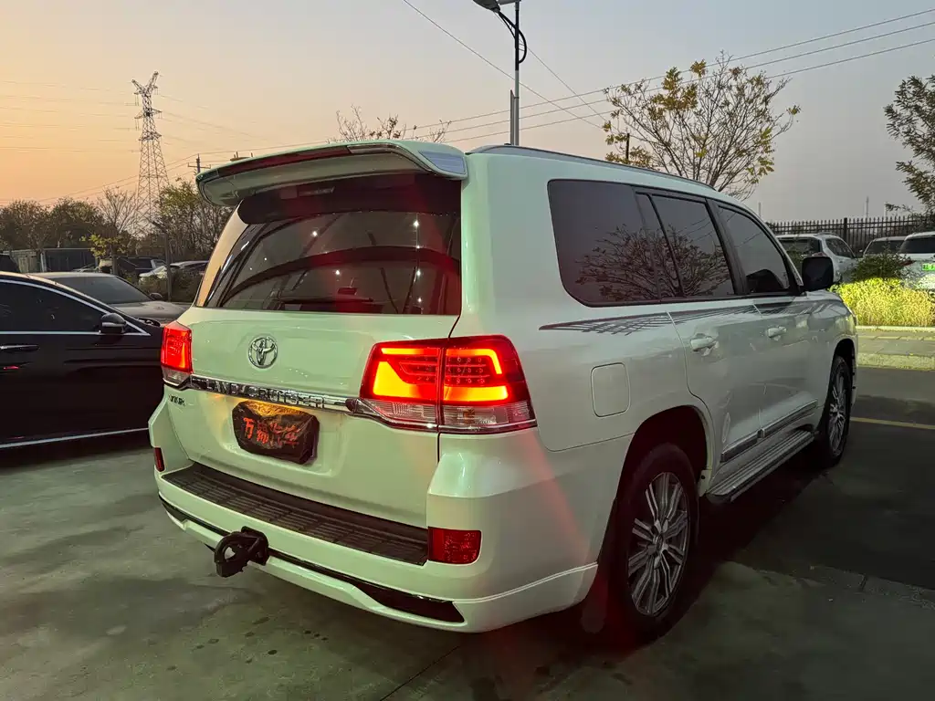 Toyota Land Cruiser 2017 4.0L AT