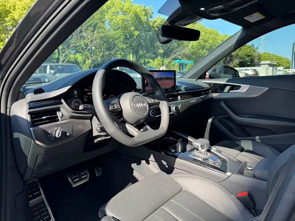 Audi A4L 2024 40 TFSI quattro RS