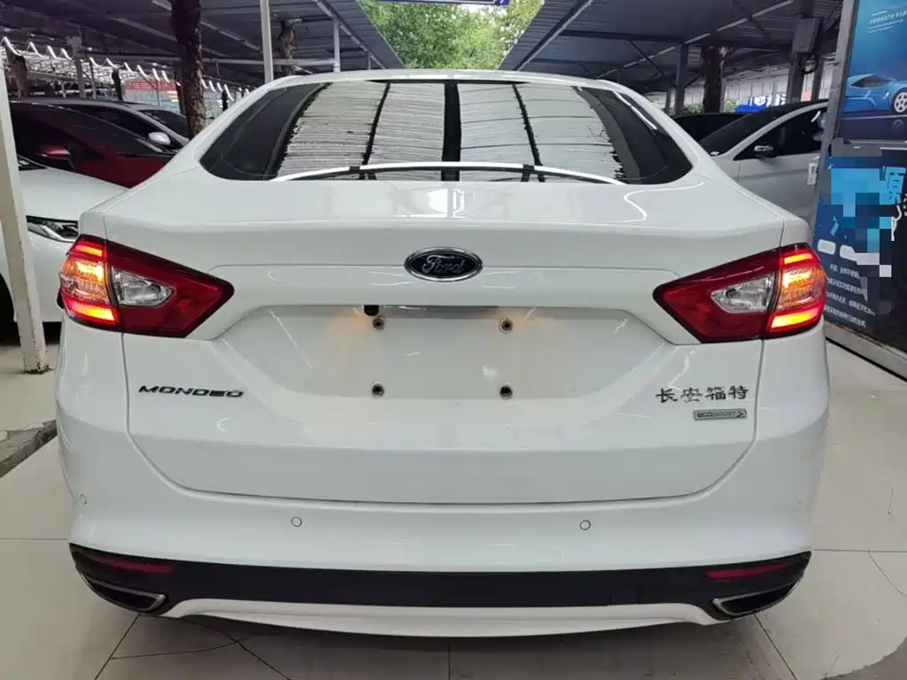 Ford Mondeo — миниатюра 6