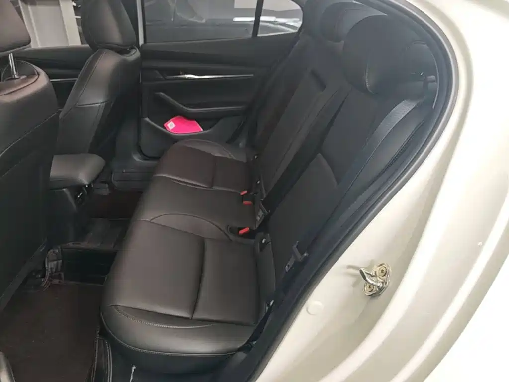 Mazda 3 Axela — миниатюра 17