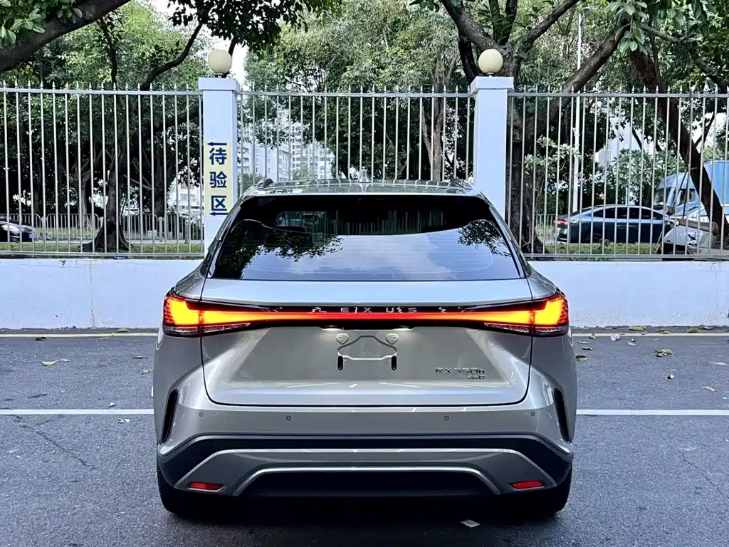 Lexus RX — миниатюра 8