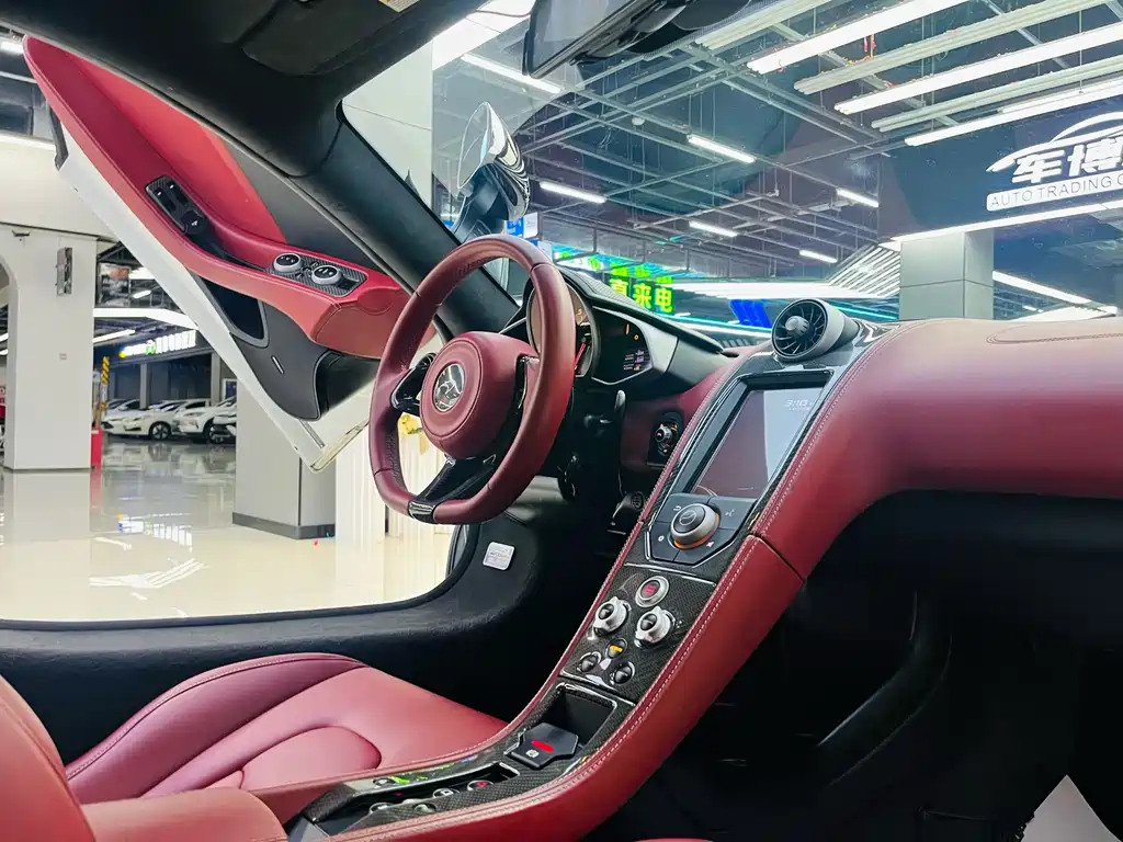 McLaren 12C 2013 3.8T COUPE