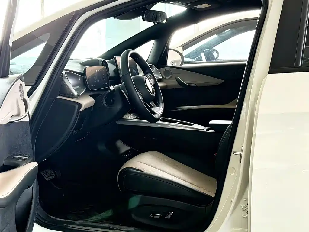 BYD Dolphin — миниатюра 12