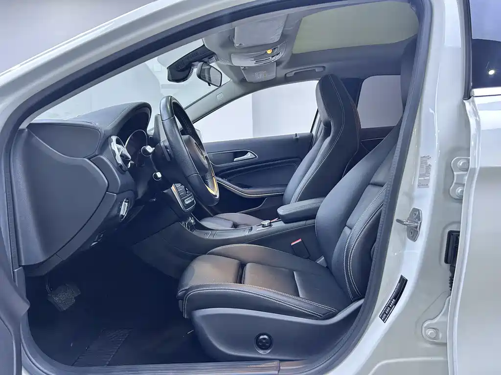 Mercedes-Benz GLA 2017 GLA 200 Fashion