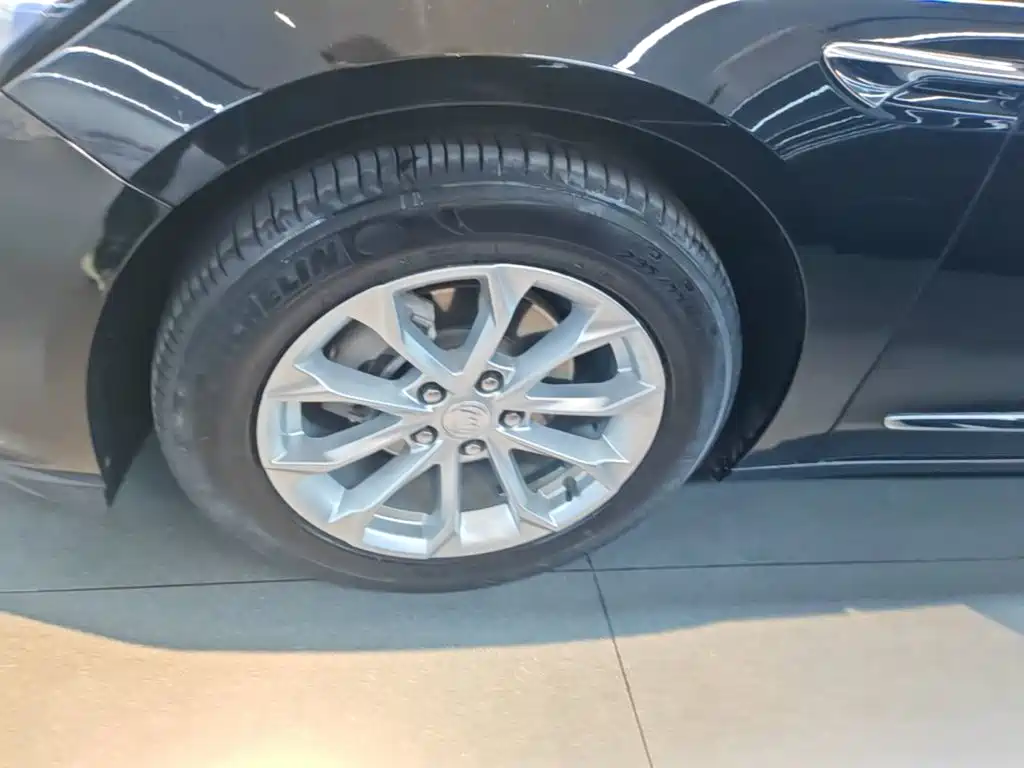 Buick LaCrosse — миниатюра 23
